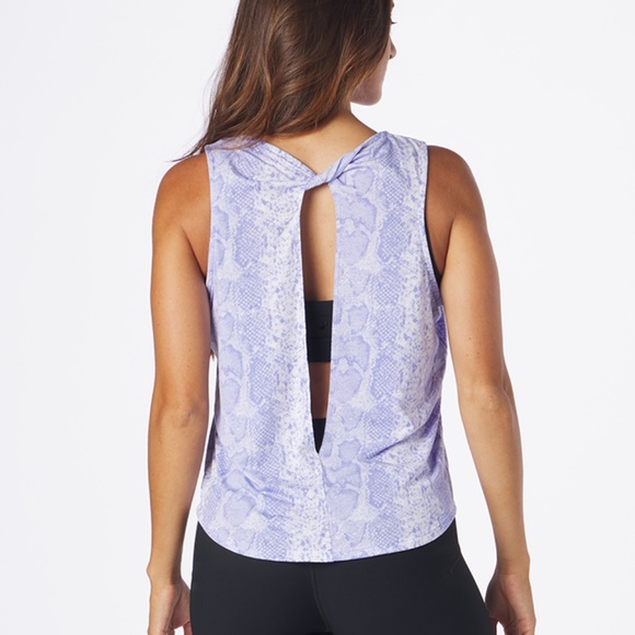 NWT Glyder Evolve Tank Lilac Snake XS–XL Twist-Back Keyhole Lightweight Active T - Picture 2 of 4